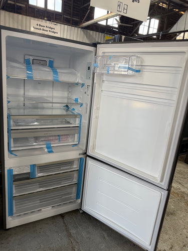 Factory second Electrolux 496L Ultimate Taste 500 Bottom Mount Refrigerator Matte Black EBE5002BD-R - Second Hand Appliances Geebung